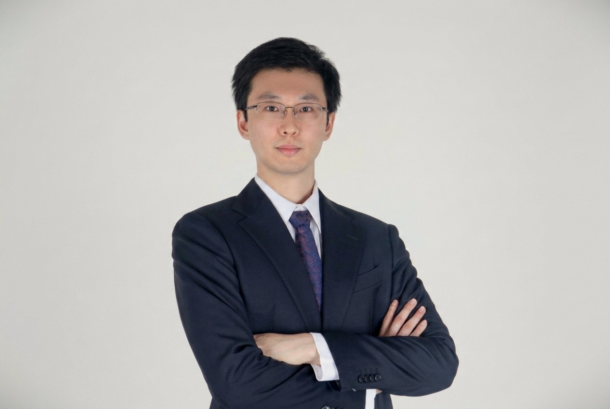 Yinlong Li
