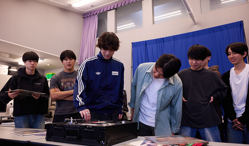 Socio-Media Studies Program Research Close-up