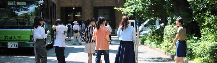 芝生にならなかった通路 Now 武蔵の自然 No 18 武蔵大学 芝生にならなかった通路 Now 武蔵の自然 No 18 武蔵大学
