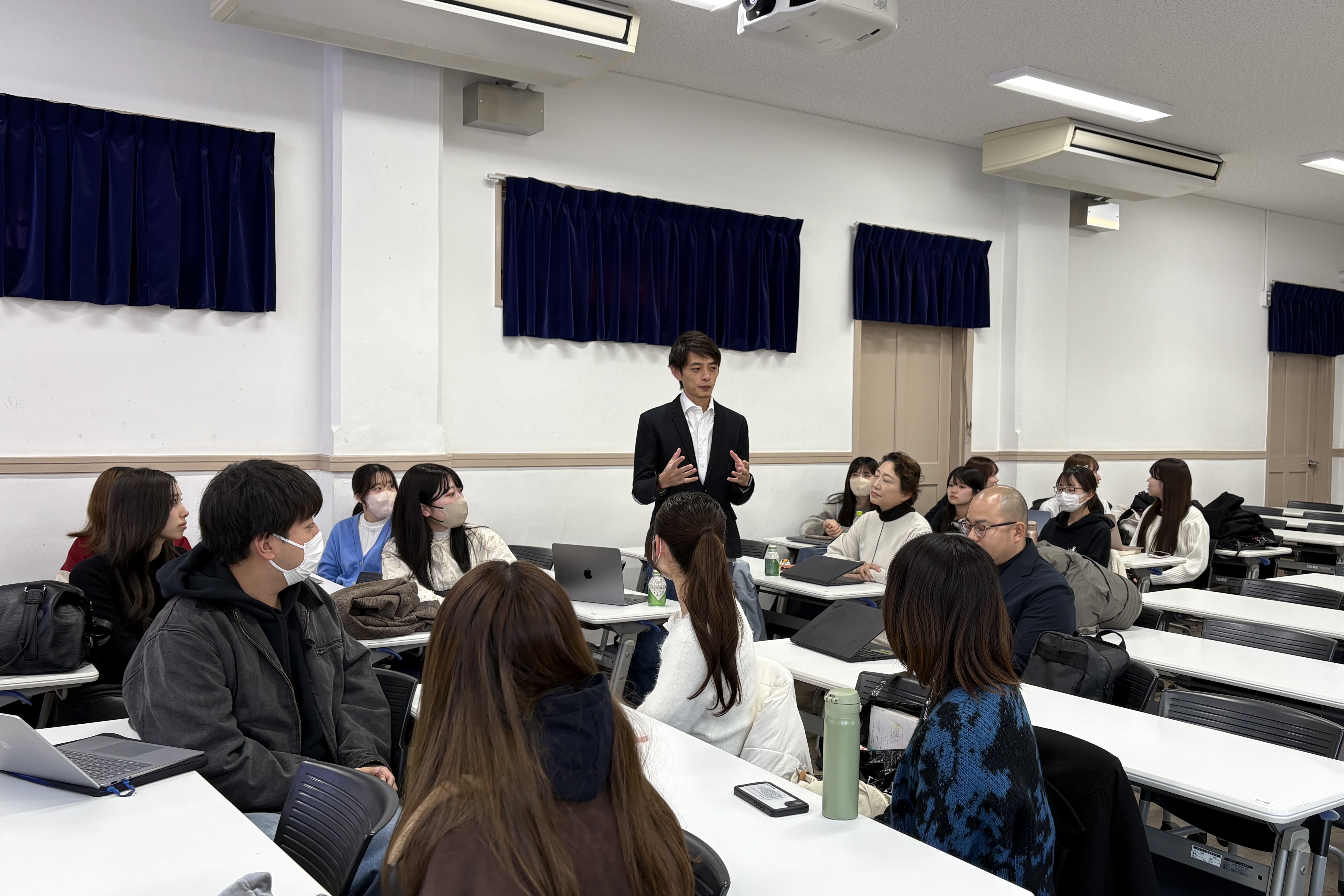 経営学科　内藤 知加恵ゼミ