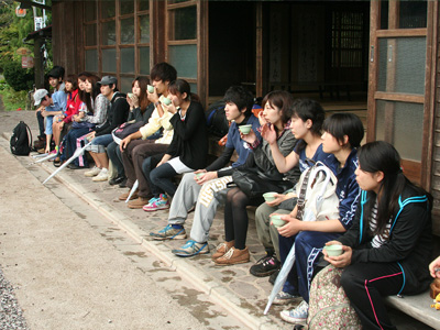 2012年秋　学校山林間伐体験 